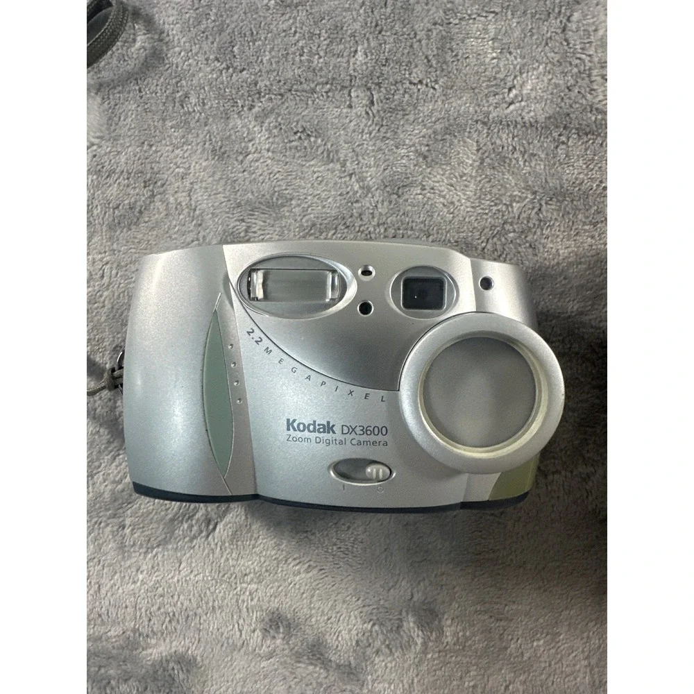 Kodak DX3600 Zoom Digital Camera 2.2MP Silver Vintage with Vivitar Case